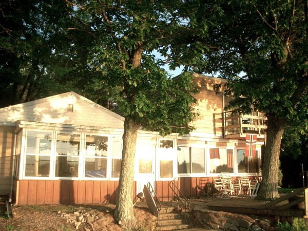 Hendrickson River House